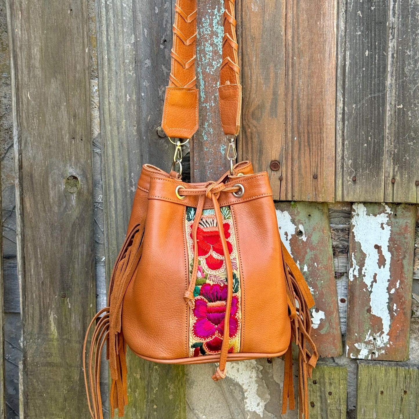 Bolso Elsa en Caramelo + Correa Praga