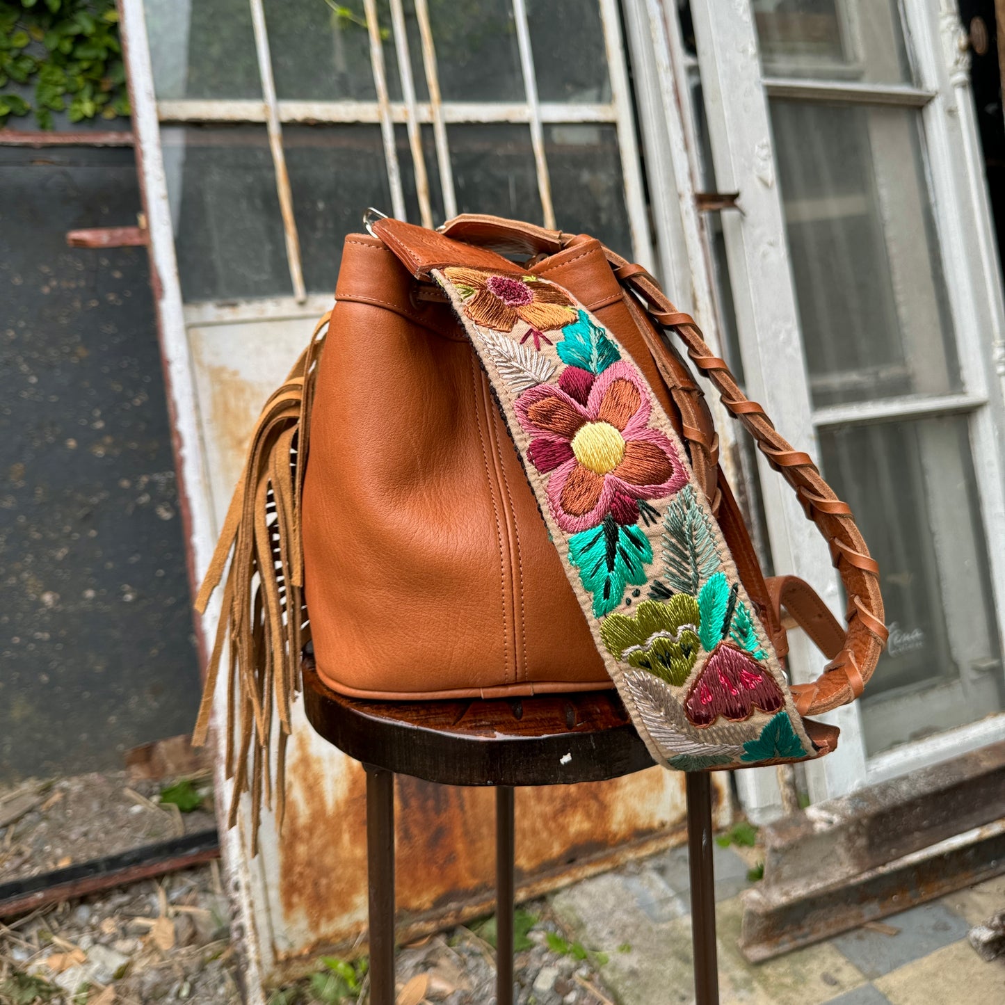 Bucket Bag Elsa in Caramel with Patagonia Strap