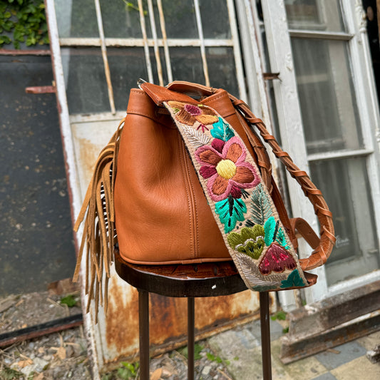 Bucket Bag Elsa in Caramel with Patagonia Strap