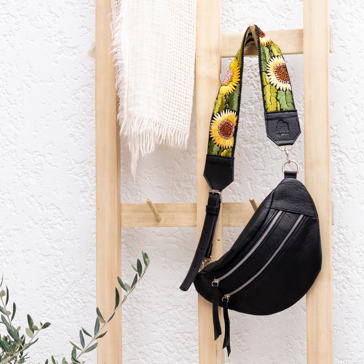 Emma Sling Bag + Buenos Aires Strap in Black