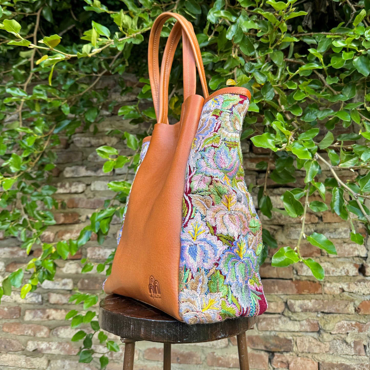 Tote Bag Lucy + Huipil en Cuero Caramelo 8