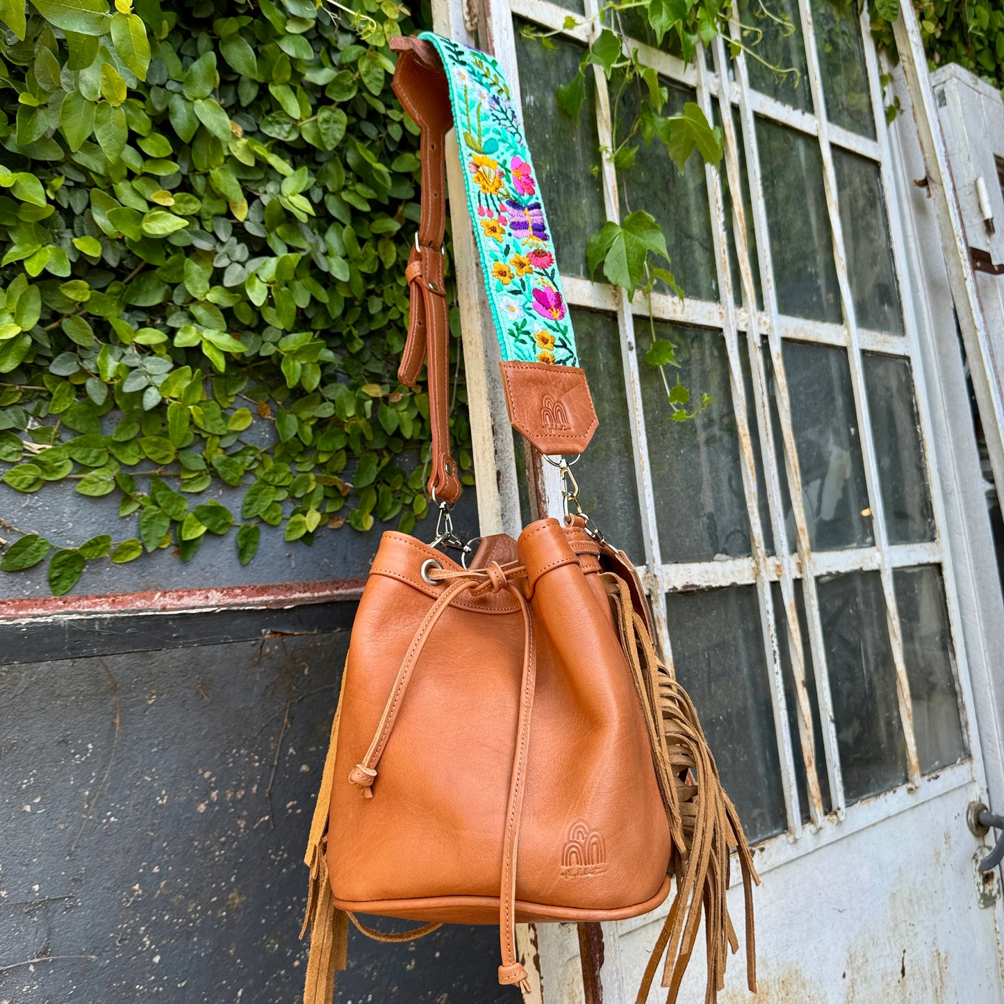 Bolso Elsa en caramelo + Correa Rio
