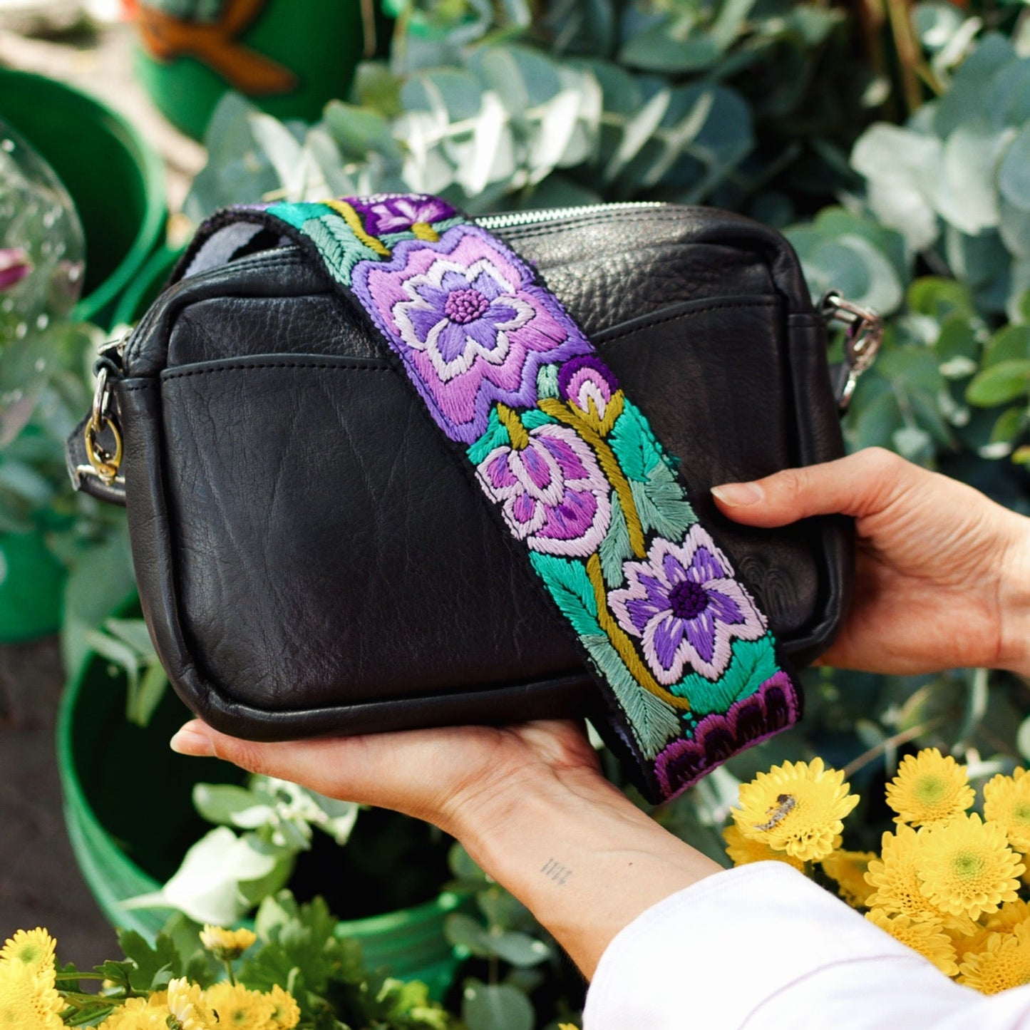 Travel Necessaire Aimé + Provence Regular Strap in Black