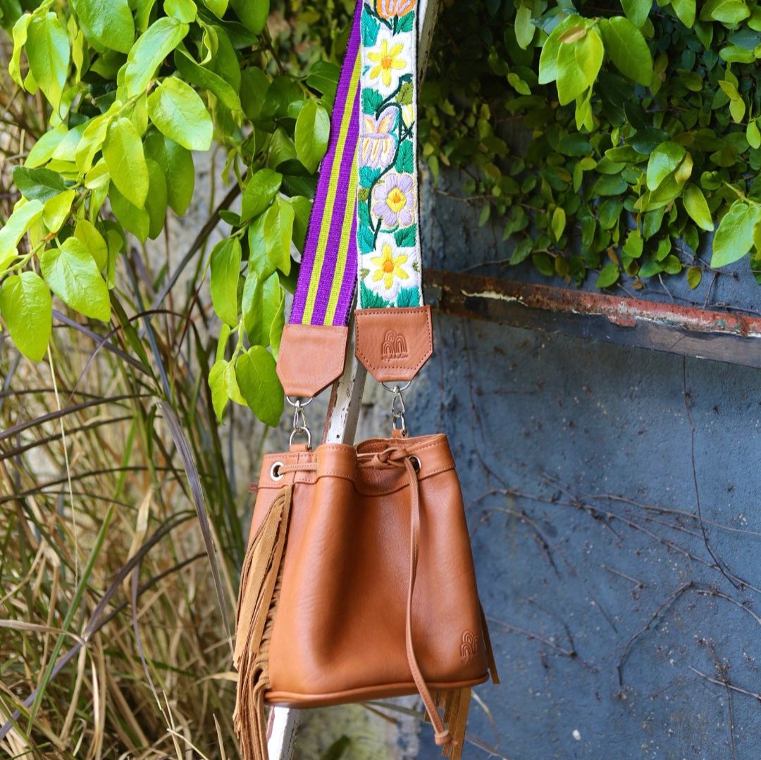 Bucket Bag Elsa in Caramel + Bali Long Strap