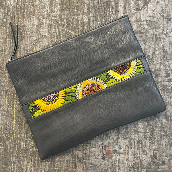 Buenos Aires Laptop Case in Black