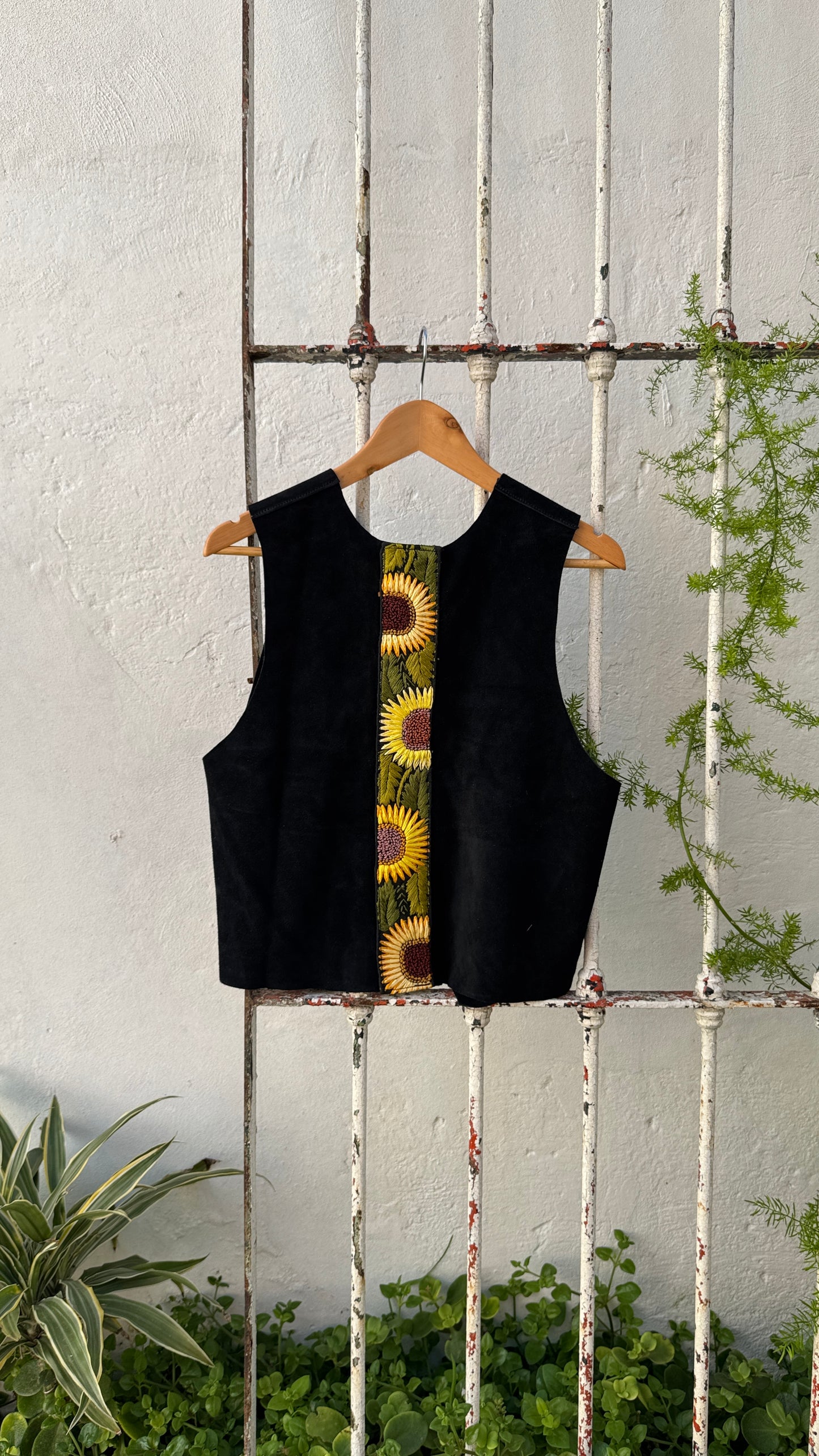 Cordoba Suede Top in Black + 1/2 Embroidered Strap