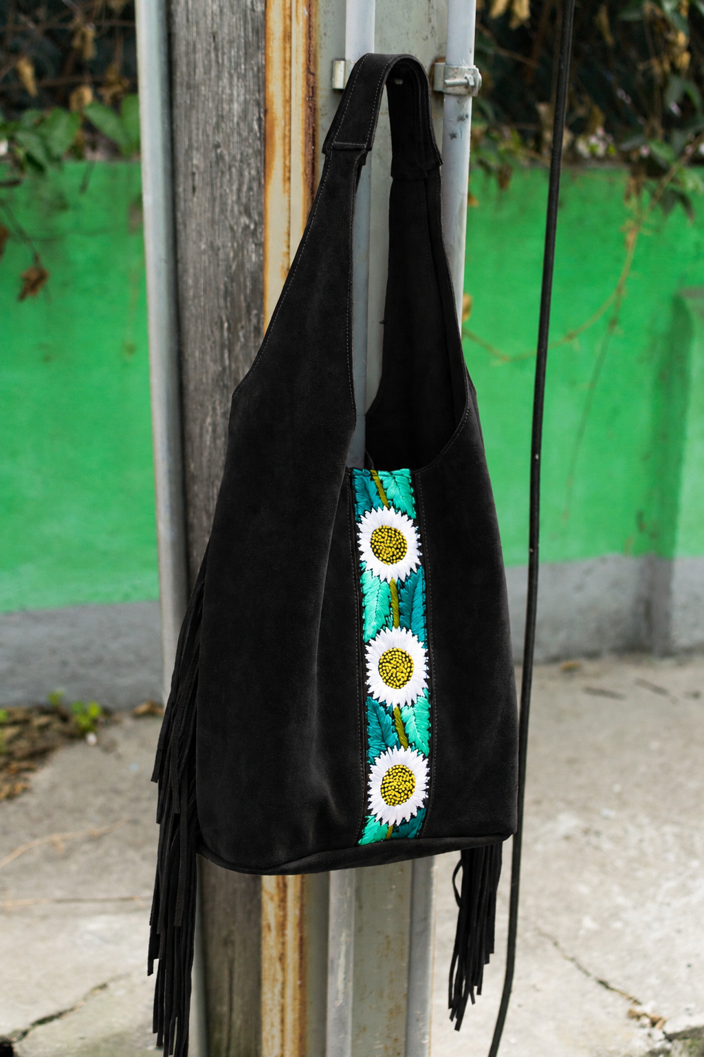 Suede Bag Calu + Edinburgh Strap in Black
