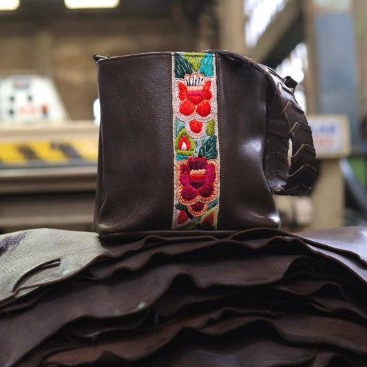 Bag Tiry + Praga Strap in Chocolate