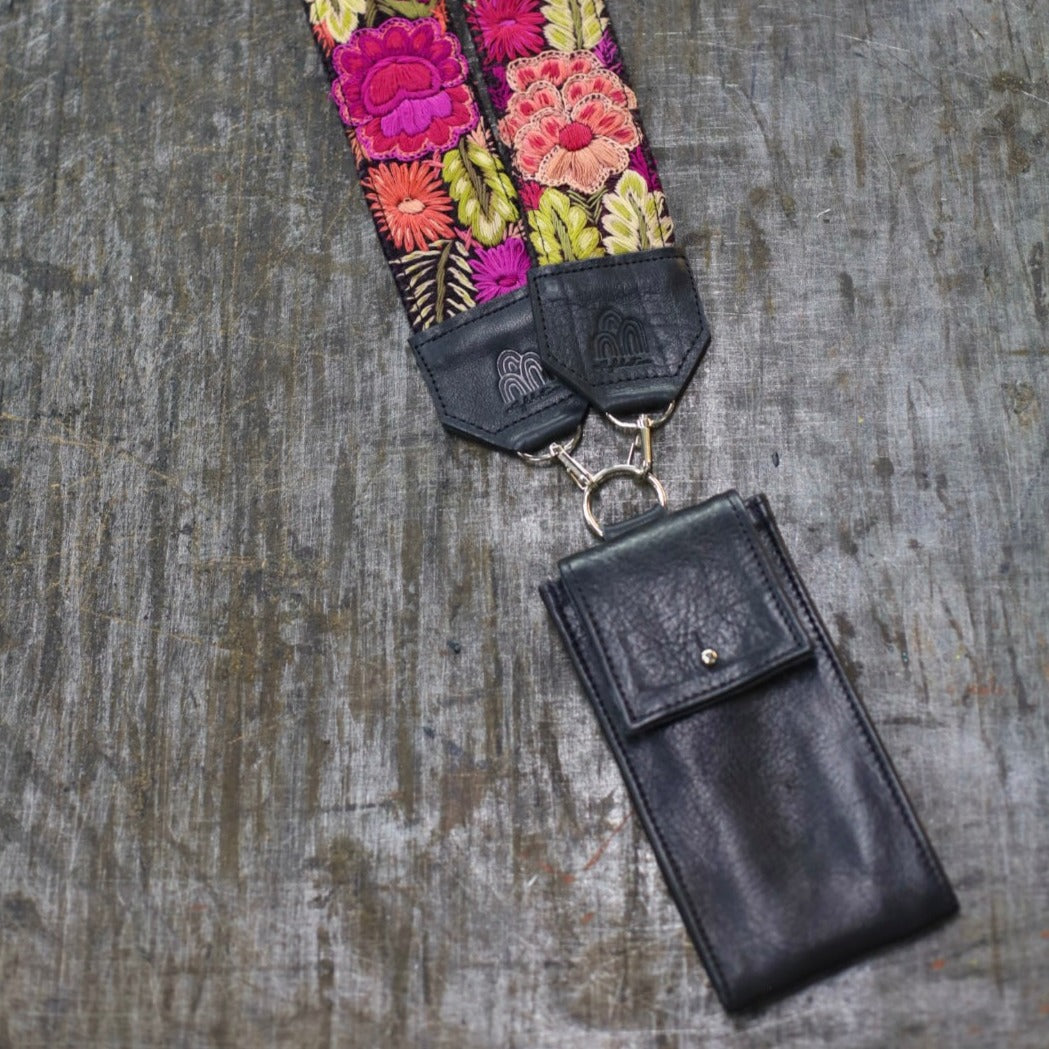 Phone Pouch Titi + Vintage Long Strap 1 in Black