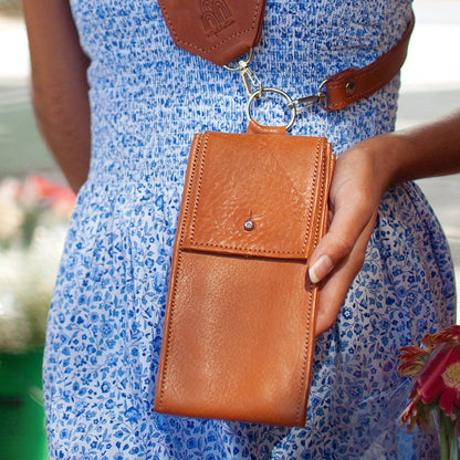 Phone Pouch Titi + Buenos Aires Long Strap in Caramel