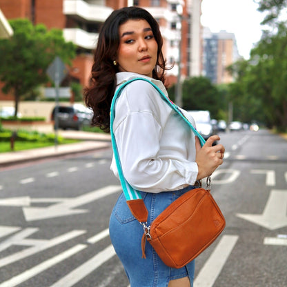 Neceser de Viaje Aimé + Correa Rio Larga en Caramelo by Byflorecer
