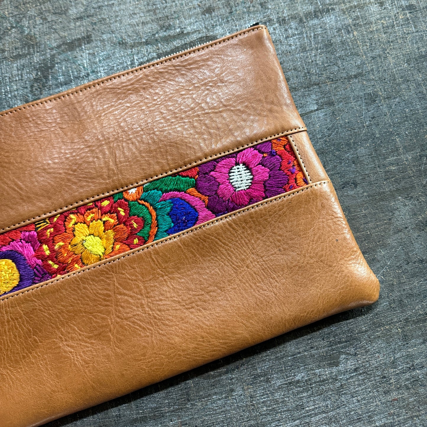 NEW Laptop Case Vintage 4 in Caramel