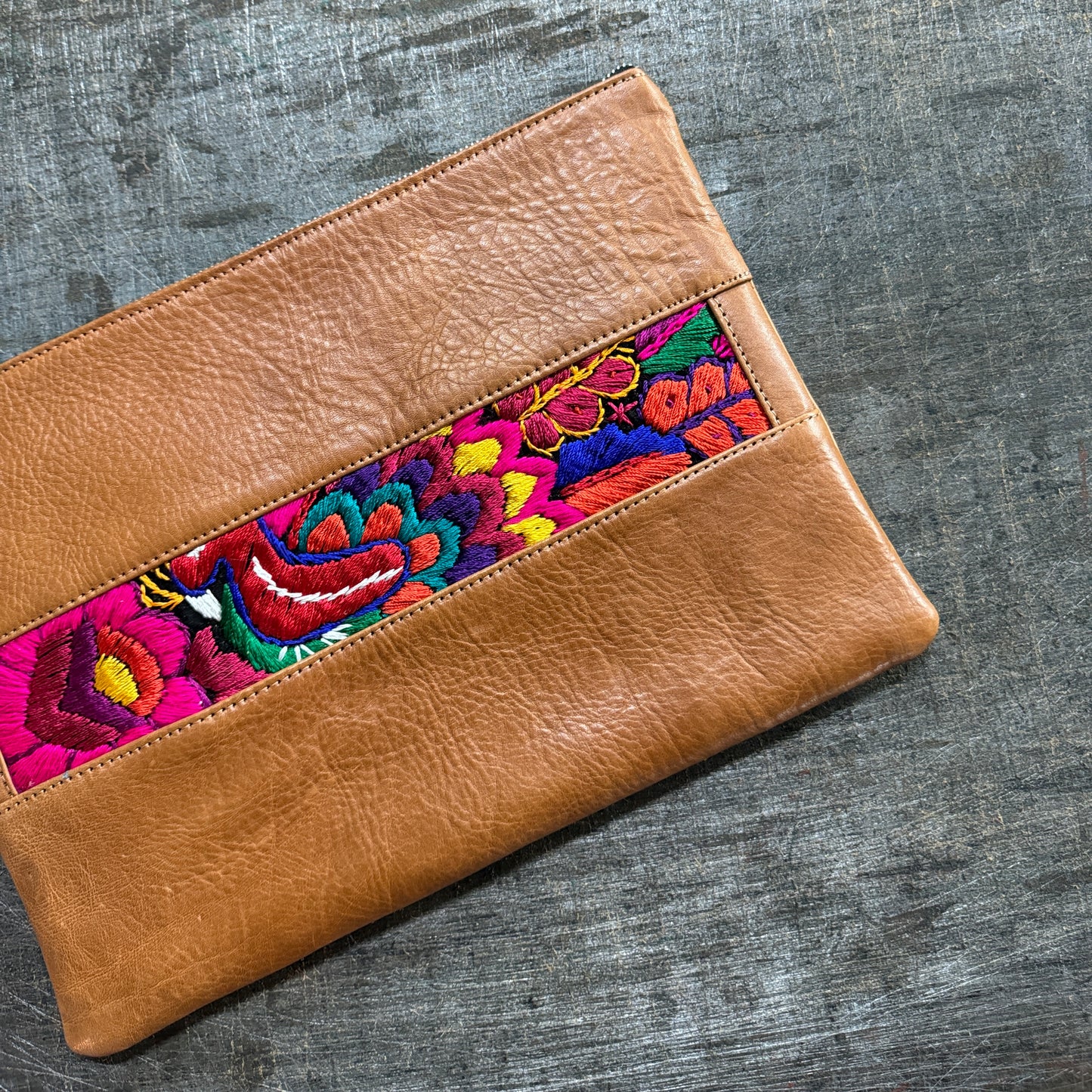 NEW Laptop Case Vintage 6 in Caramel