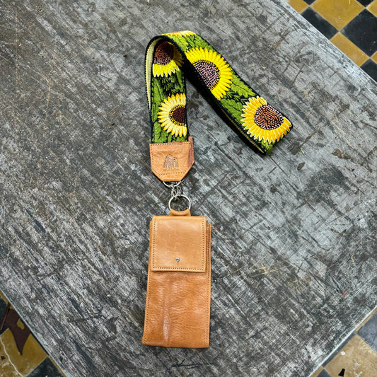 Phone Pouch Titi + Buenos Aires Strap in Caramel